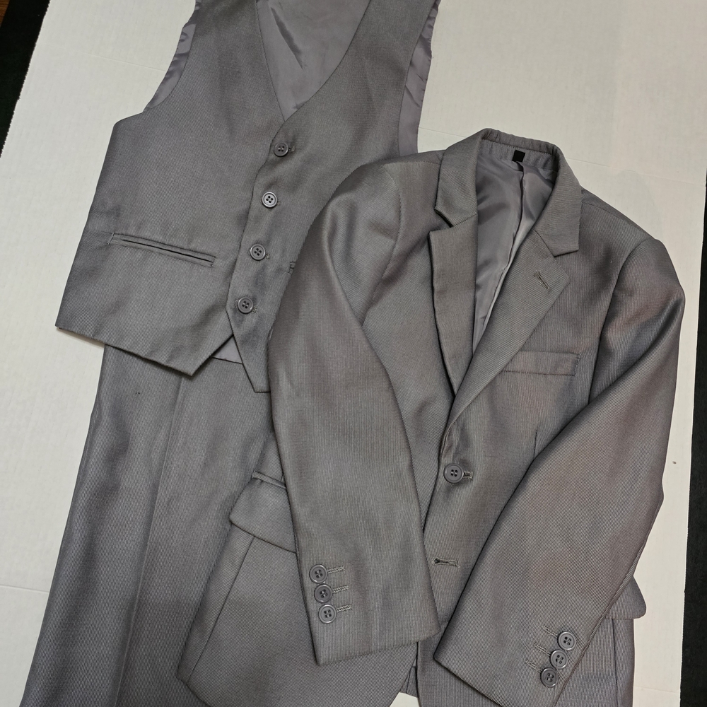 Boys 3pc Suit - Size 7